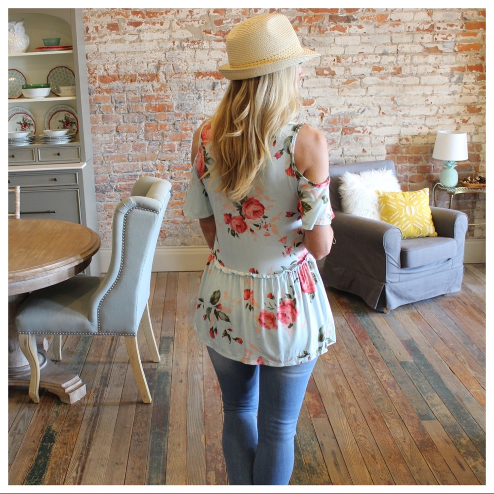 ✨LAST✨Mint floral cold shoulder tunic - Picture 3 of 4